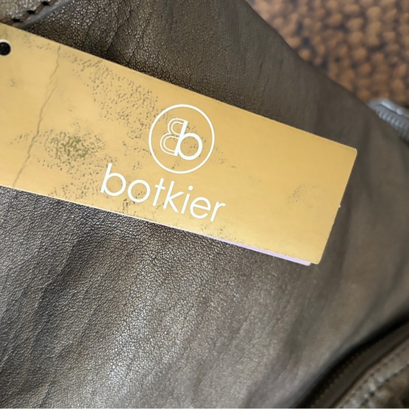 BOTKIER NWT Rate Metallic Leather Women\'s Trigger Hobo Bag- Authentic main image 7